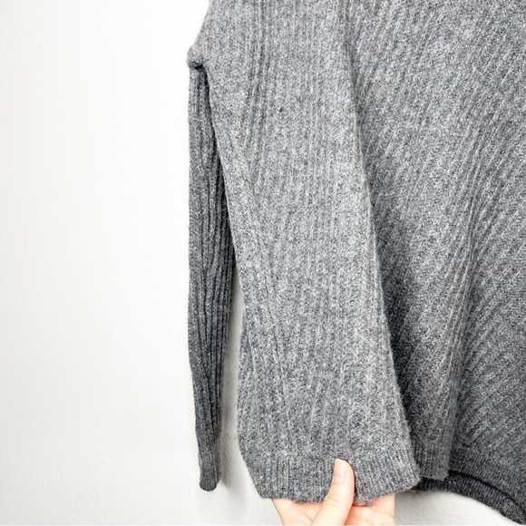 VINCE Side Slit Crew Neck Wool Blend Sweater Pullover Oversized Small Grey - Picture 10 of 14